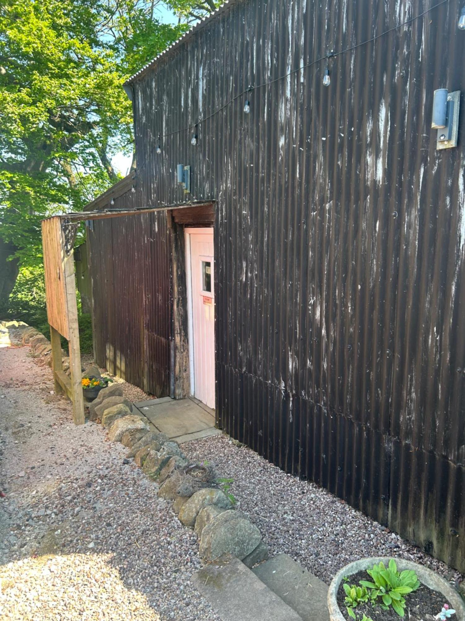 Rhodes To Serenity - Waterfall Shepherds Hut Cauldon Extérieur photo